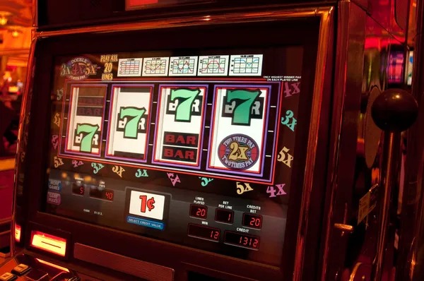 Bigger Bass Bonanza slot game interface on mobile phone showing fish symbols and paylines